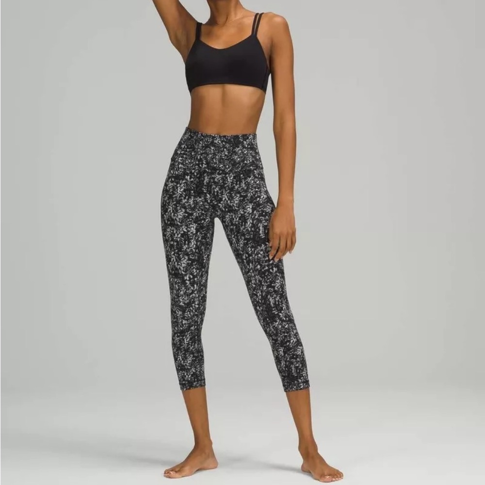 Lululemon- Align High-Rise W/Pockets- Size 8- 25” Inseam- B&W Blossoms